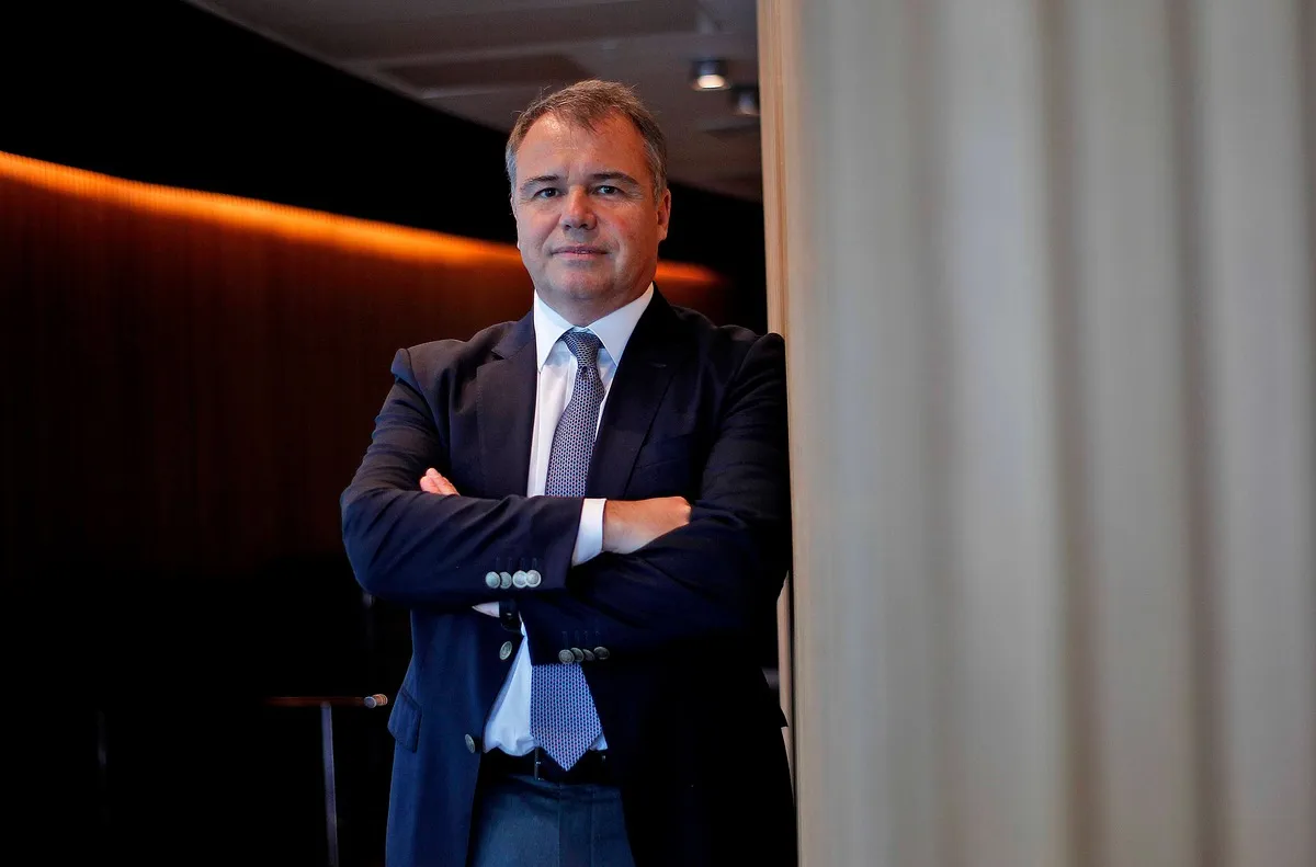 Gráfico que ilustra el crecimiento de BTG Pactual y sus efectos en el mercado inmobiliario, inversión y créditos hipotecarios en la economía chilena.