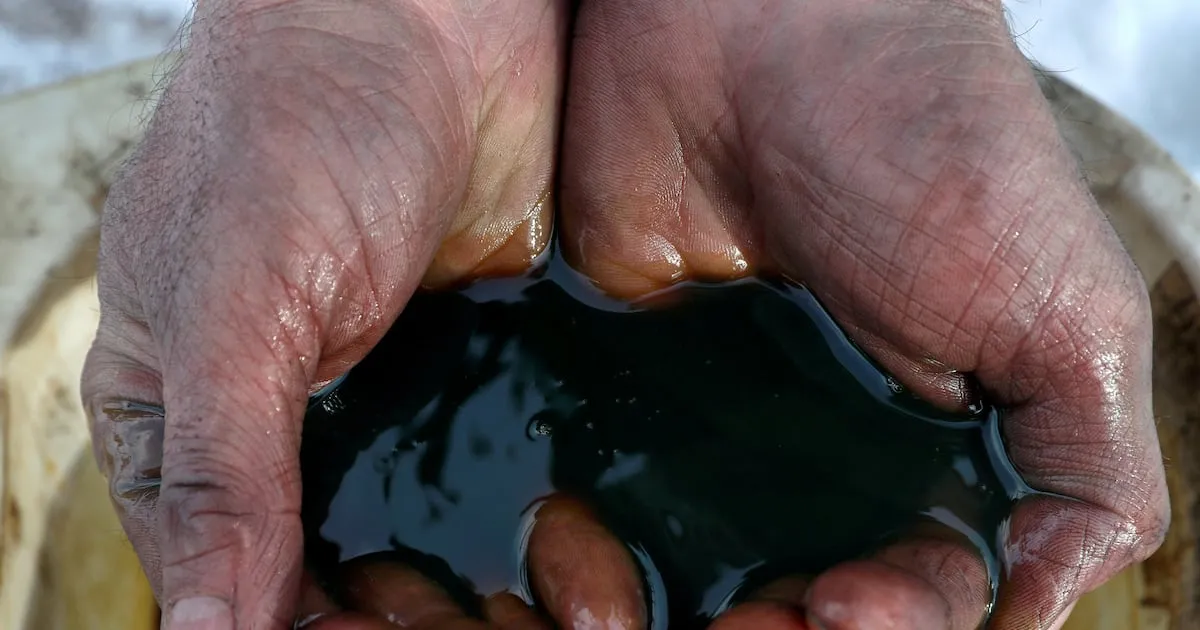 Petróleo WTI por los suelos: ¿Chile y tu bolsillo en jaque?