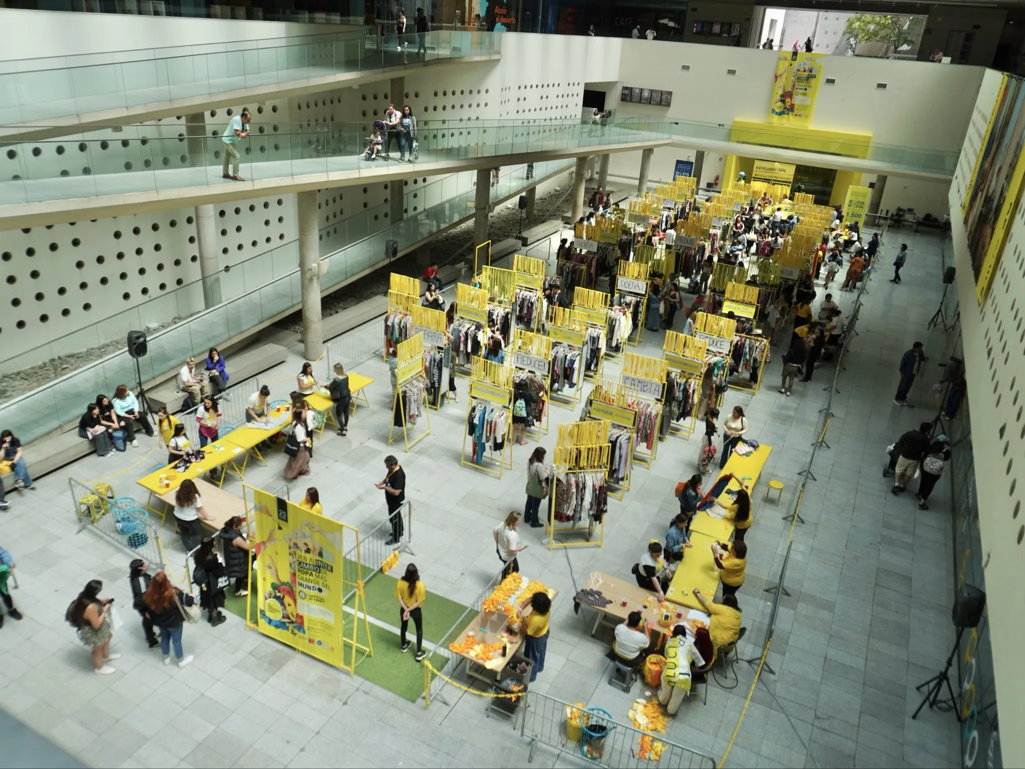 Chile rompe Récord Guinness con moda circular: ¿y el Dólar a $925?