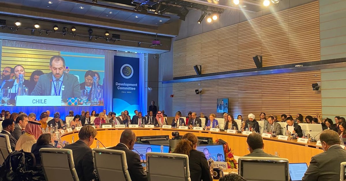 Grau en gringolandia: FMI y riesgo impactan tu bolsillo.