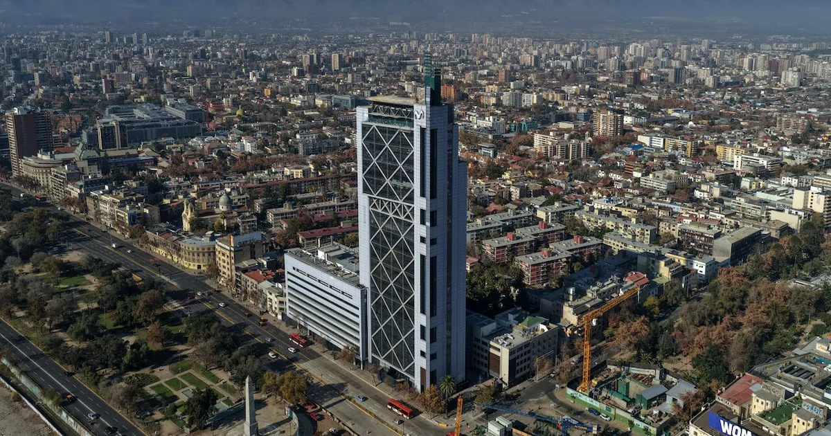 Telefónica Chile: Pérdidas Ocultan Giro Estratégico ¡Descúbrelo!